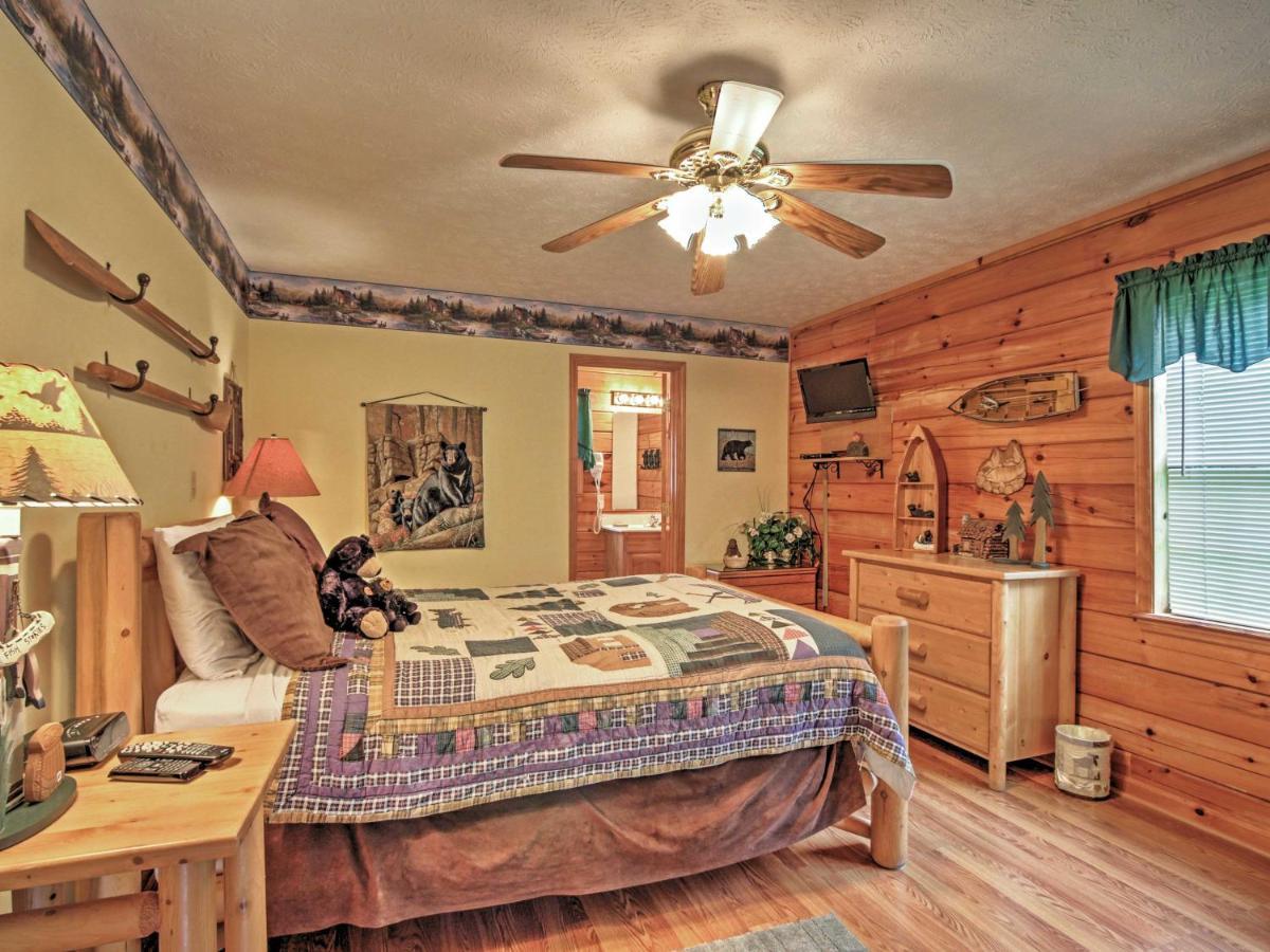 סביירוויל Idyllic Cabin With Hot Tub Less Than 2 Mi To Dollywood! מראה חיצוני תמונה