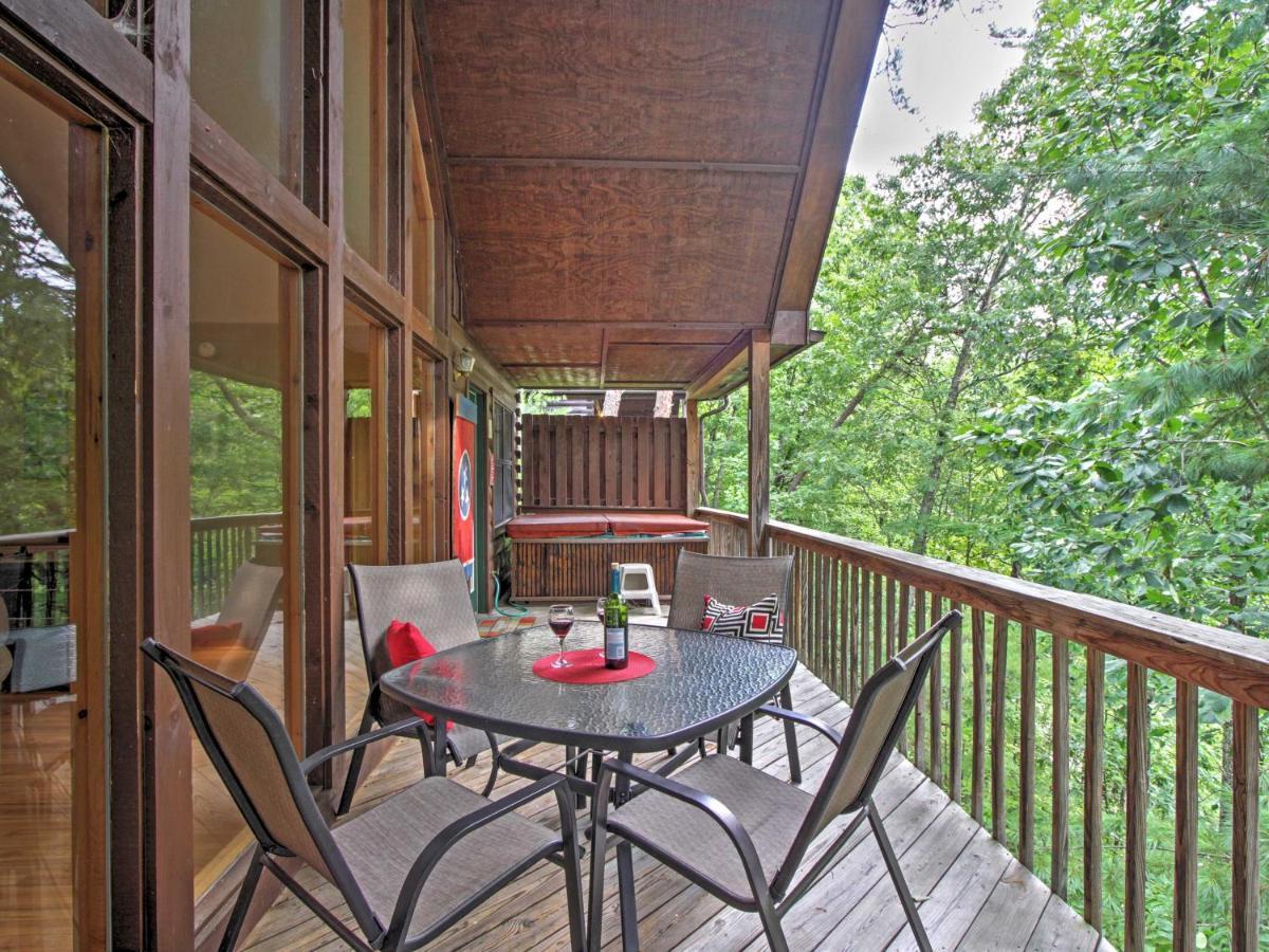 סביירוויל Idyllic Cabin With Hot Tub Less Than 2 Mi To Dollywood! מראה חיצוני תמונה