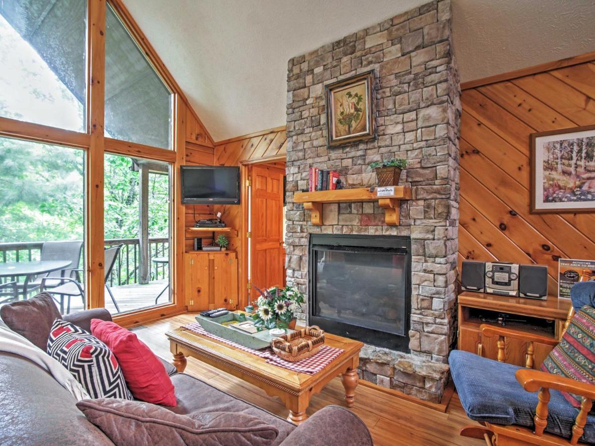 סביירוויל Idyllic Cabin With Hot Tub Less Than 2 Mi To Dollywood! מראה חיצוני תמונה