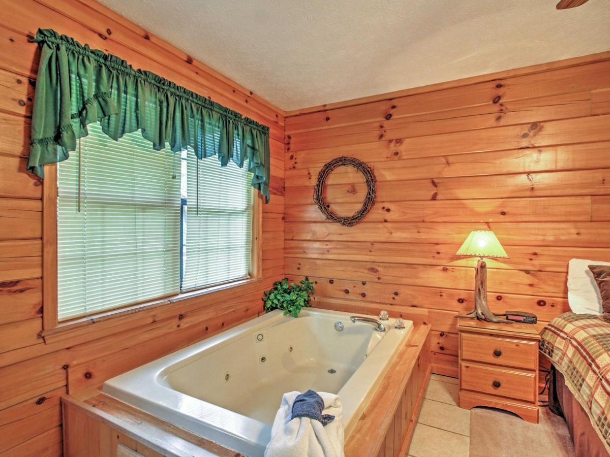 סביירוויל Idyllic Cabin With Hot Tub Less Than 2 Mi To Dollywood! מראה חיצוני תמונה