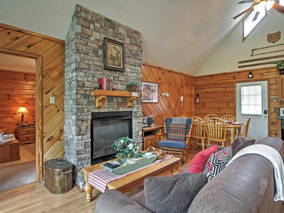 סביירוויל Idyllic Cabin With Hot Tub Less Than 2 Mi To Dollywood! מראה חיצוני תמונה